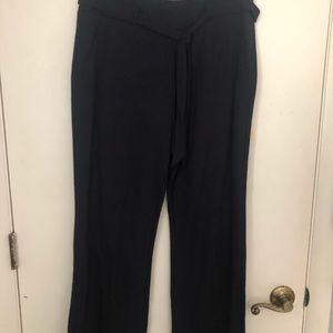 NWT Cabi Easy Crop Pants; Classic Navy; Size 8